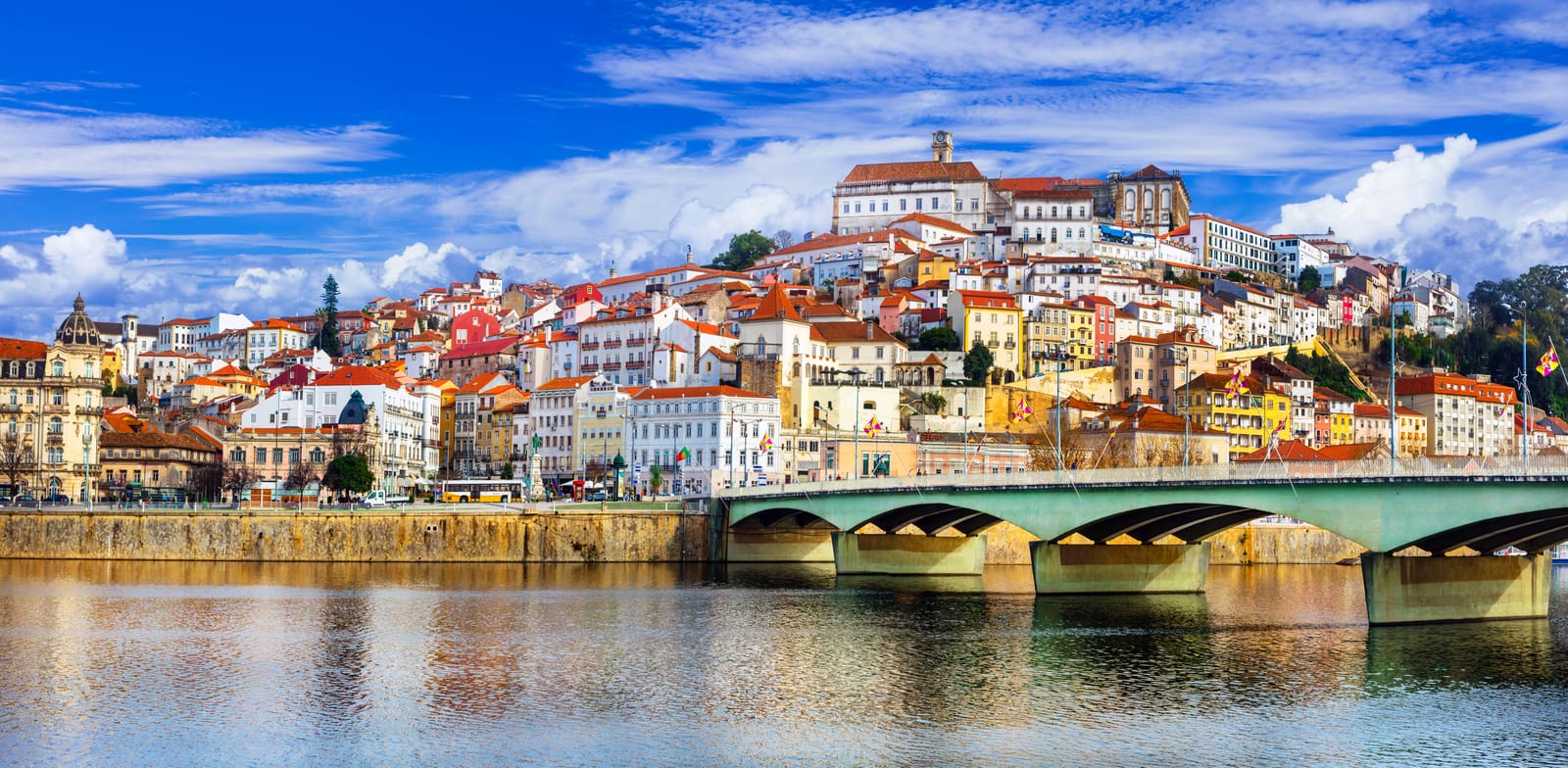 Descopera Coimbra l Bijuteria medievala a Portugaliei