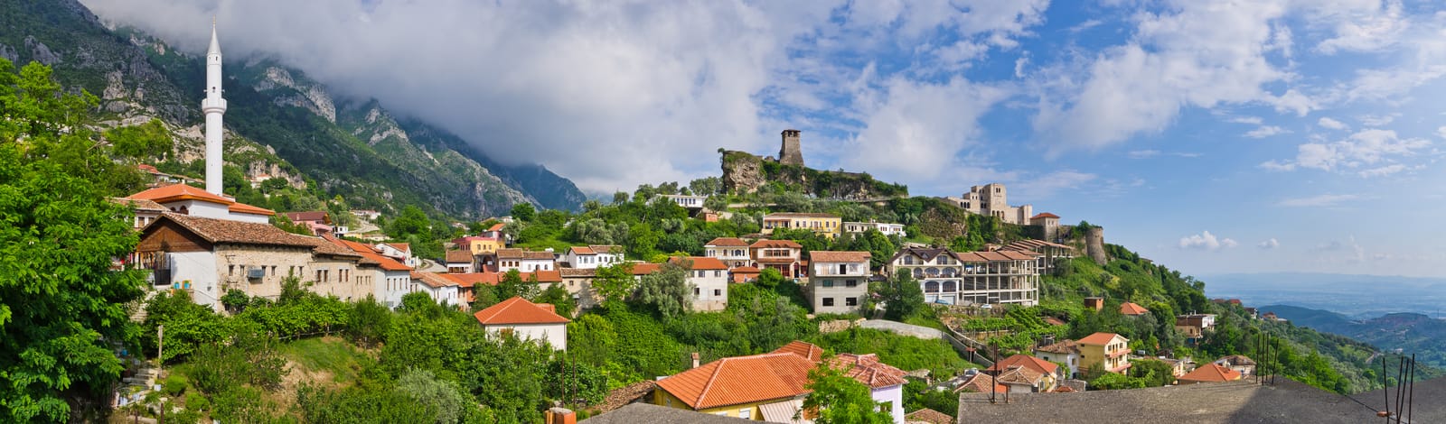Descopera Tirana, capitala Albaniei! Bijuteria ascunsa a Europei