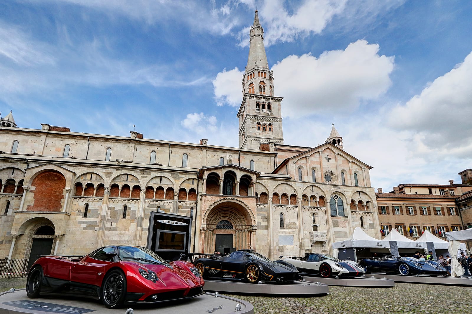 Vizitează Casa si Muzeul Ferrari din Maranello și Modena!